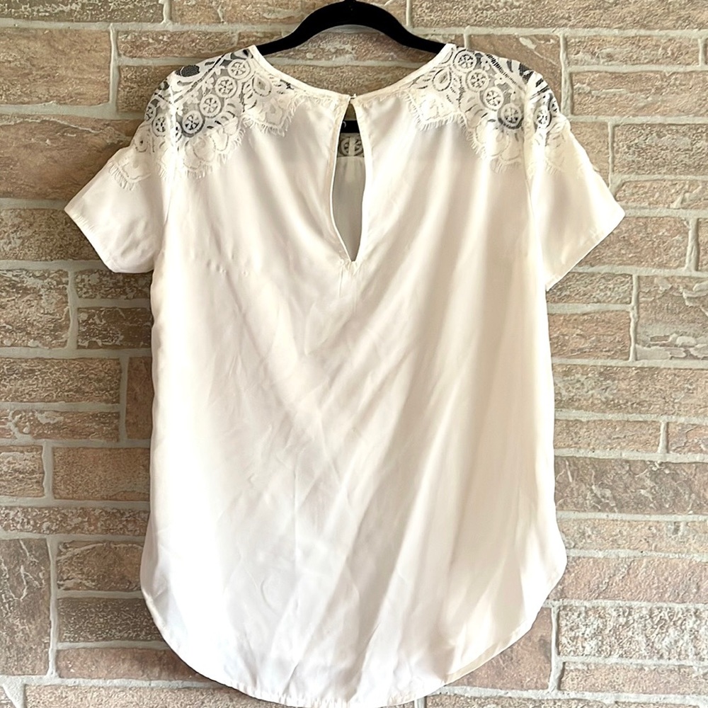 Abercrombie & Fitch Lace Shoulder Panel Top - Picture 2 of 4